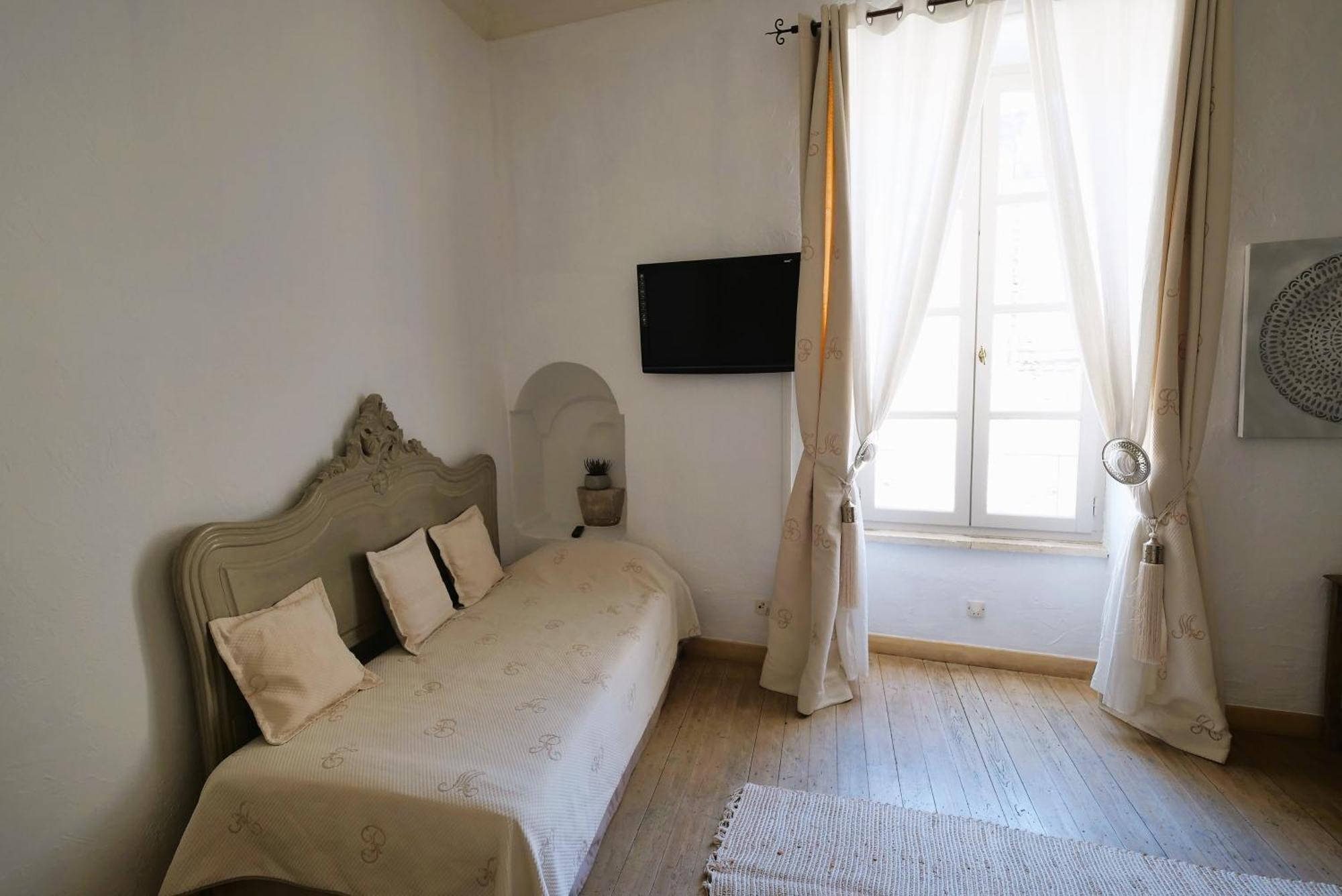 Cabrières-dʼAvignon Chambres Du Vieux Bistrot מראה חיצוני תמונה